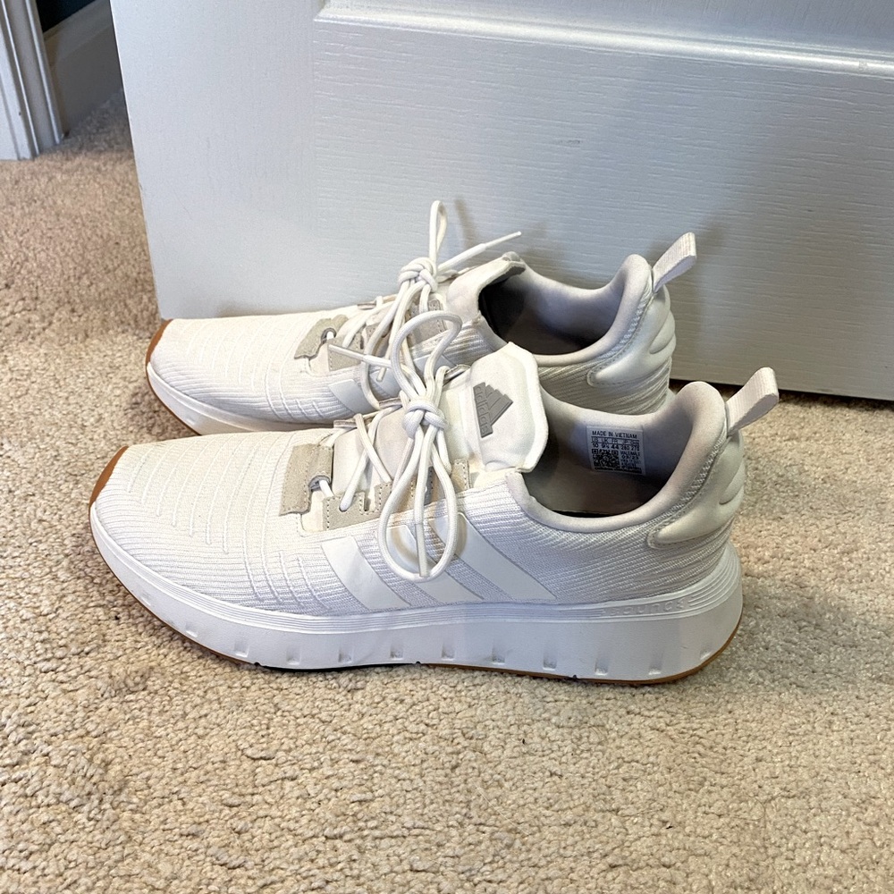 Adidas Swift run 23 shoes
